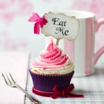 "Eat Me" cupcake